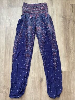 Bohemian Peacock Print Smocked Waist Harem Pants - Purple